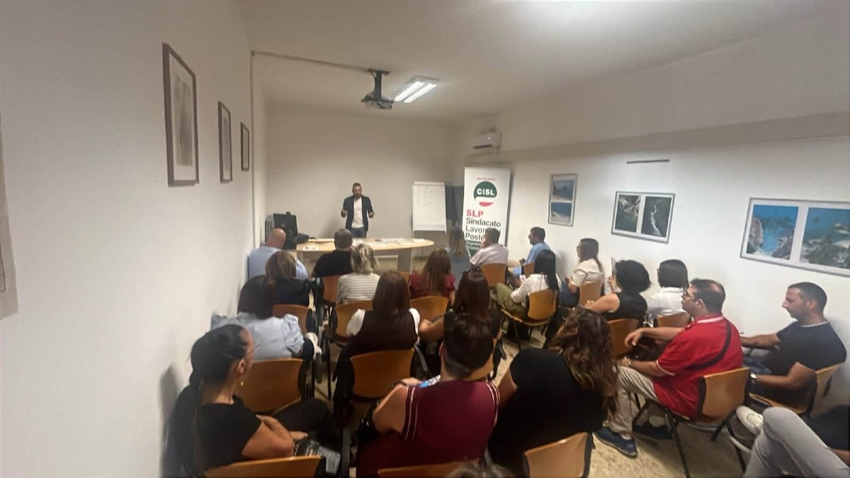 Poste Italiane, la SLP Cisl Crotone apre il confronto sulla riorganizzazione: “Serve conoscenza per governare il cambiamento” - Foto: Uff. Stampa SLP Cisl Crotone 