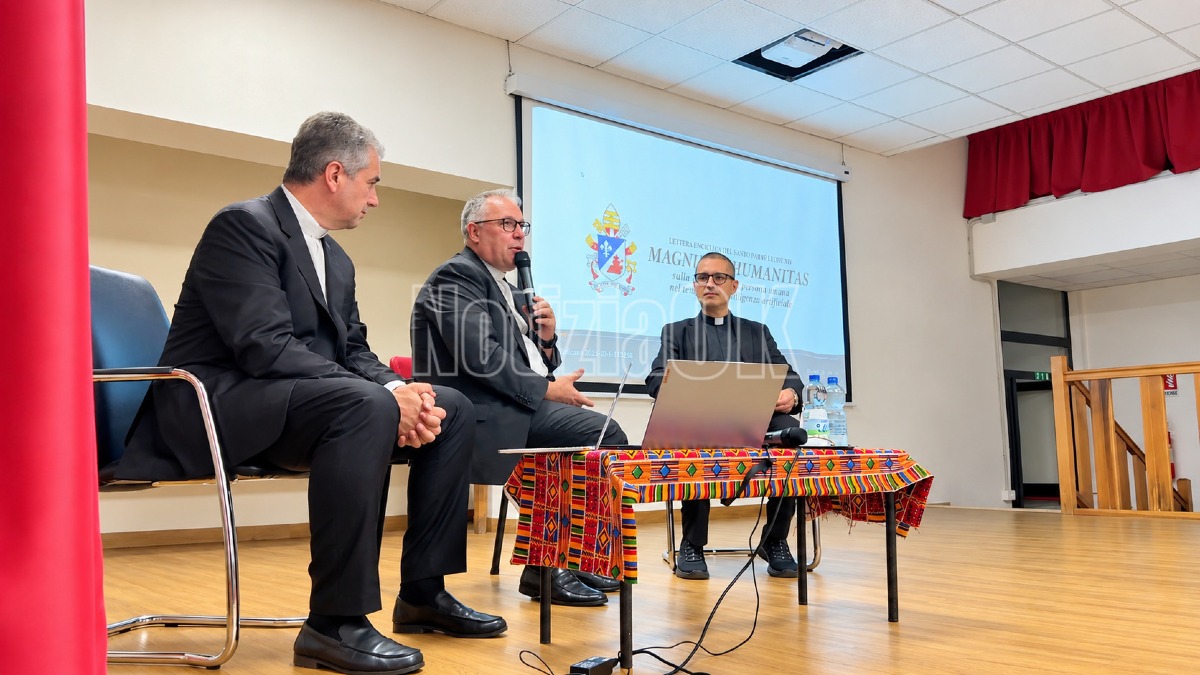 Crotone - Magnifica Humanitas, monsignor Torriani: «Servono criteri per leggere la realtà» -   Foto Redazione 