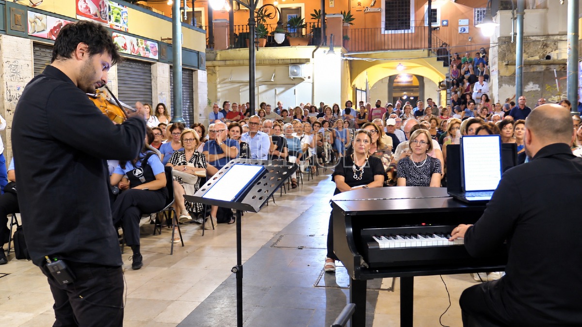(VIDEO) Crotone, la musica incontra la storia con Piano in Piazza - Foto Redazione