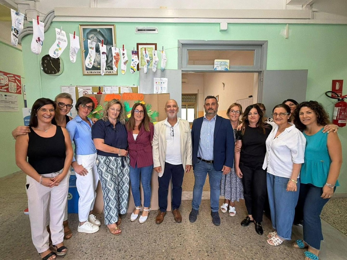 Acquappesa, attenzione alla scuola: il Comune accoglie il dirigente scolastico Lattari - Foto: Uff. Stampa Comune di Acquappesa