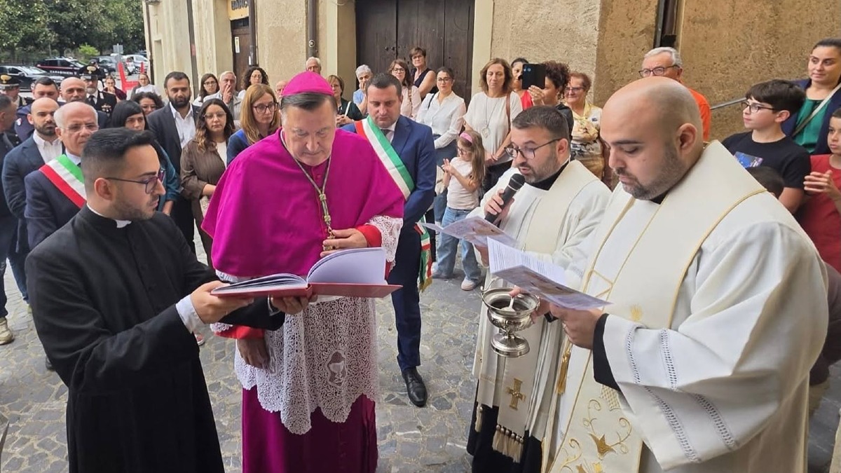 Taverna - Al via la Visita Pastorale dell’Arcivescovo Claudio: «Una memoria viva che diventa scelta e servizio» -  Foto Uff. Stampa Parrocchia di Taverna 