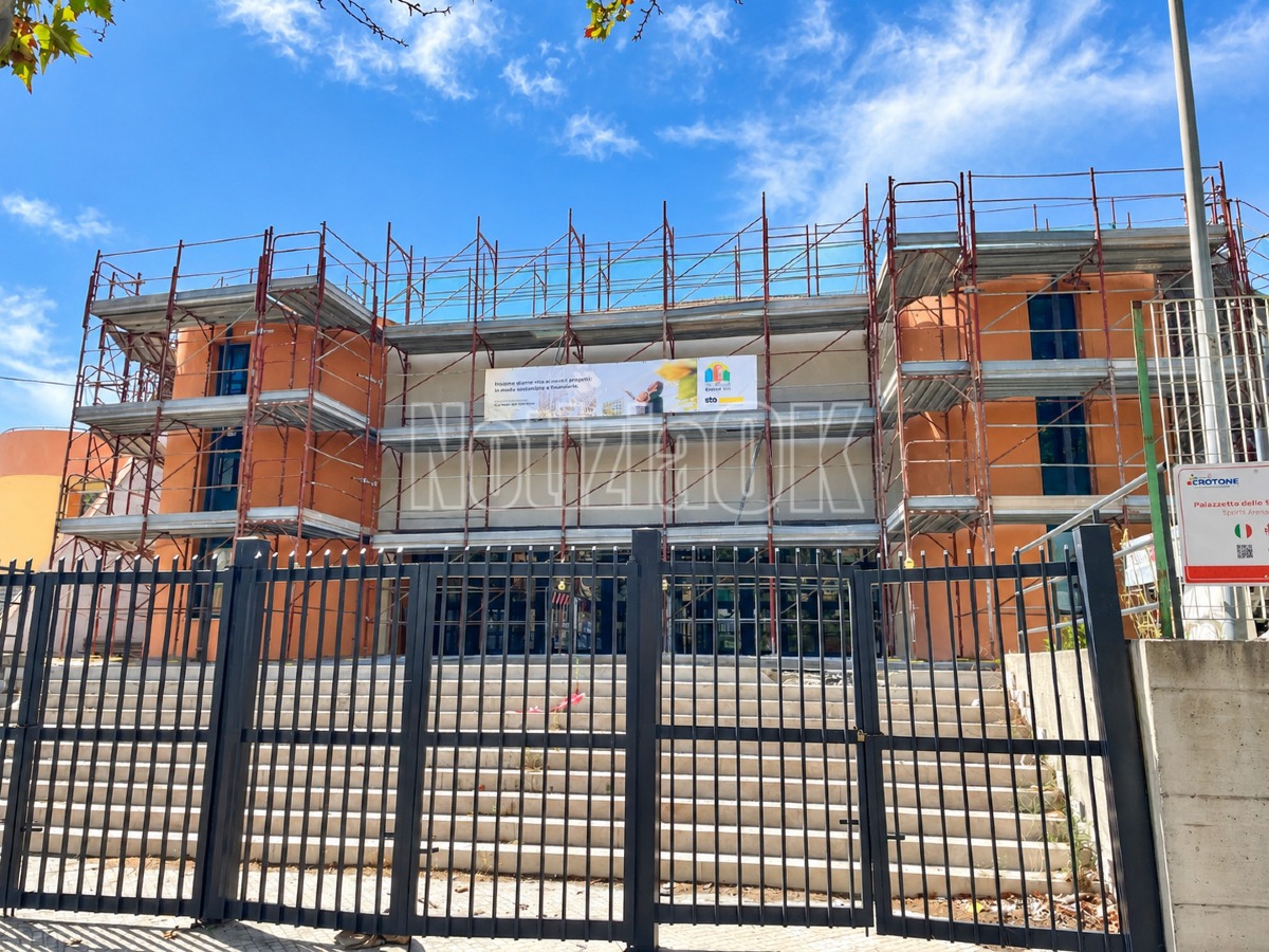 Crotone - Palamilone, lavori in corso: efficientamento energetico e messa in sicurezza - Foto: Redazione 