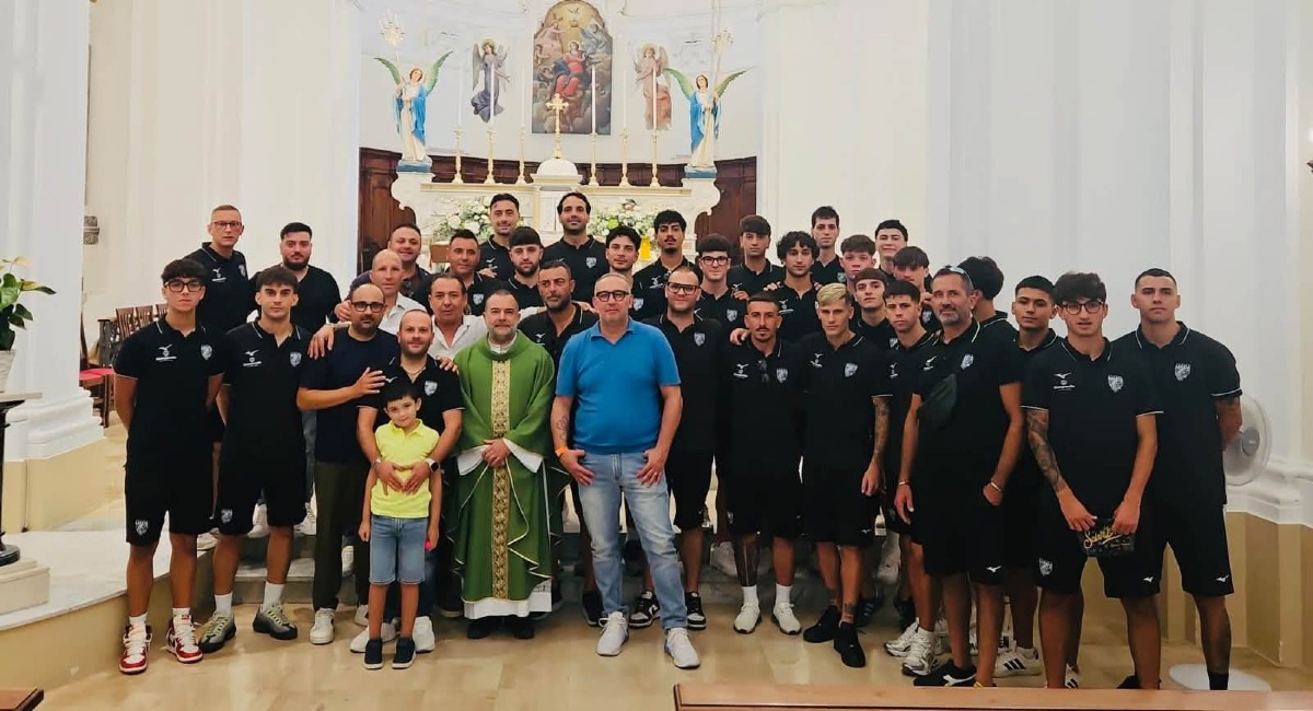 Atletico Maida, benedizione di Don Antonio Astorino e poi la prima vittoria -  foto uff. stampa Atletico Maida