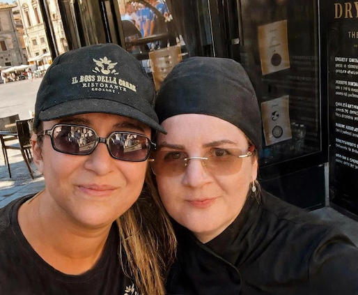 Due donne di Crotone sul podio italiano della bistecca - Foto: Federica Grotteria e Noemi Devona