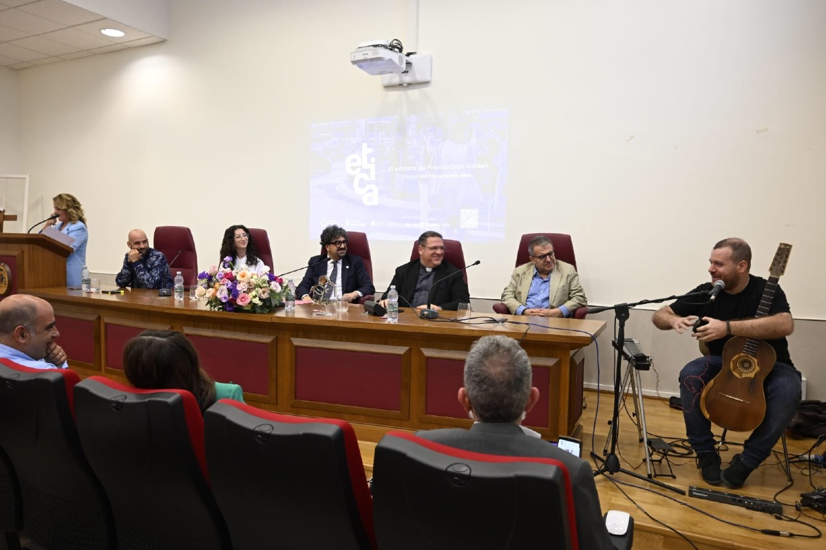A Catanzaro il Premio Città Solidale: “Il futuro dell’IA è una scelta etica” - Foto: Premio Città Solidale