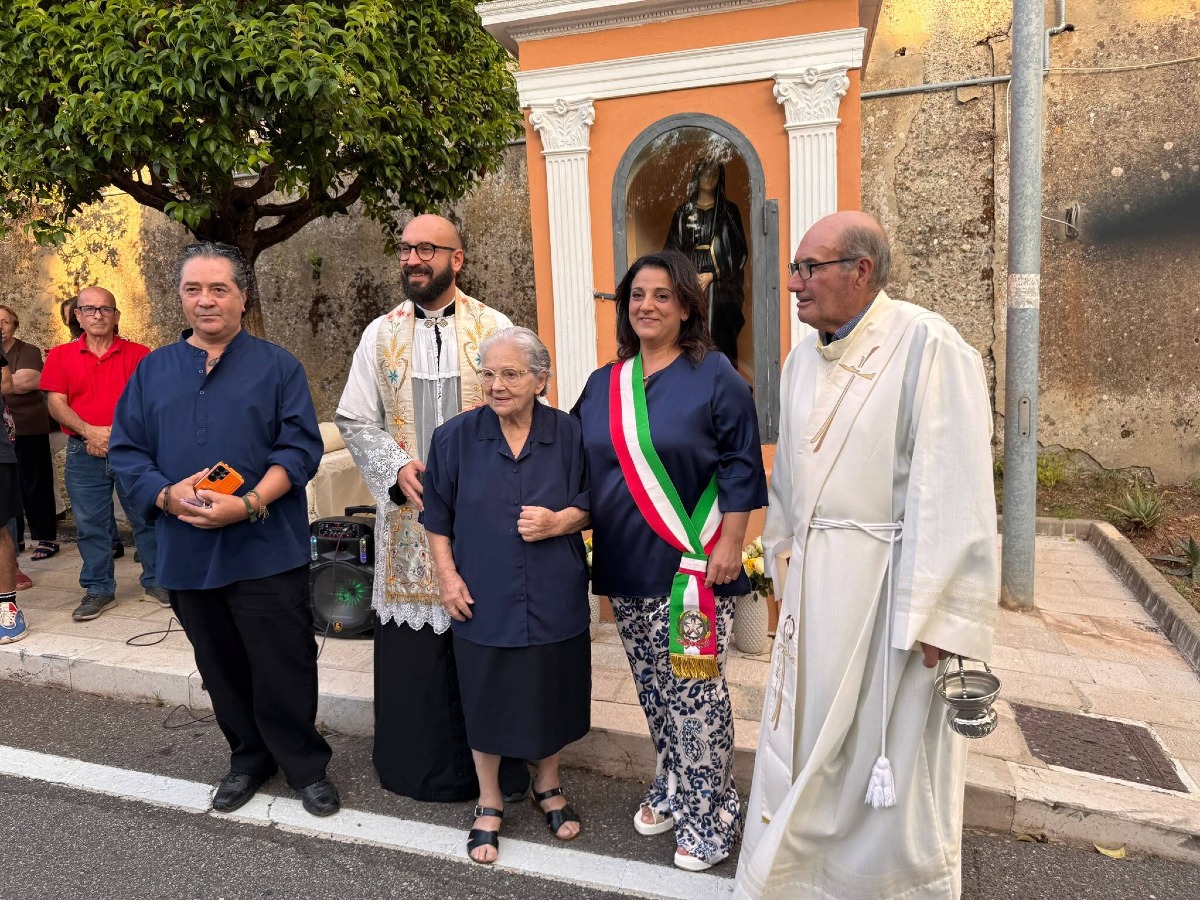 Pianopoli, torna a splendere la Madonnina dell’Addolorata: un dono alla comunità - Foto Uff Stampa Comune di Pianopoli 