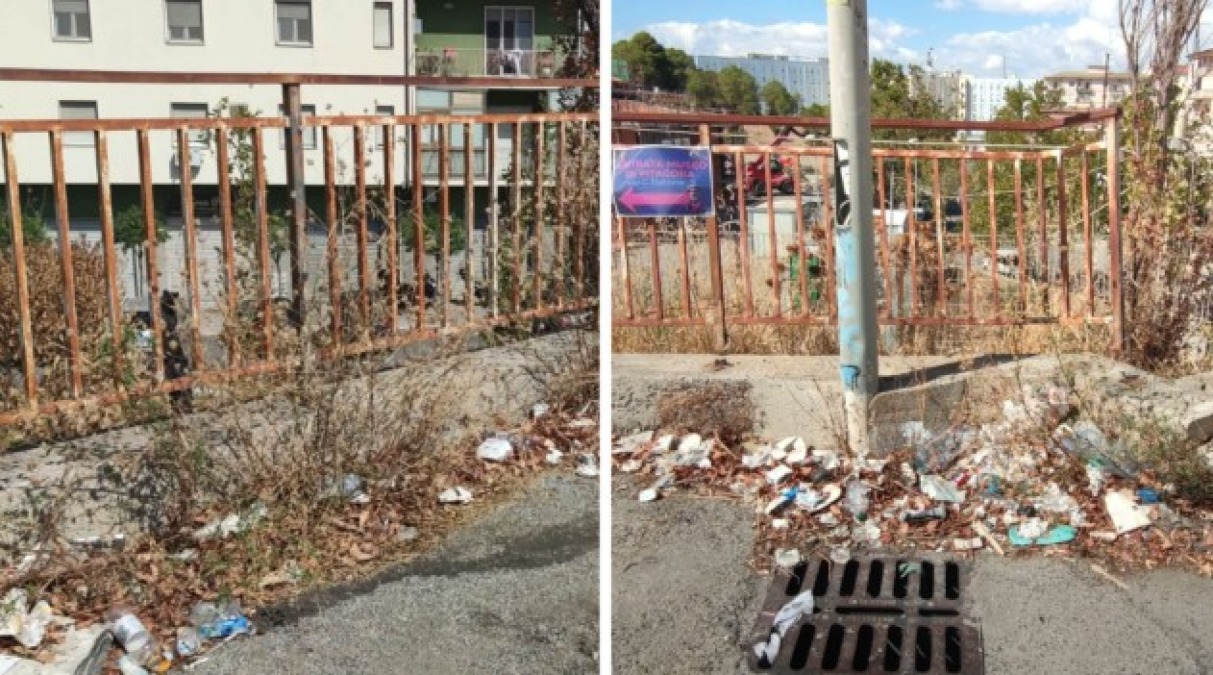 Crotone, da parcheggio a discarica: rifiuti abbandonati tra le auto - Foto: Redazione 