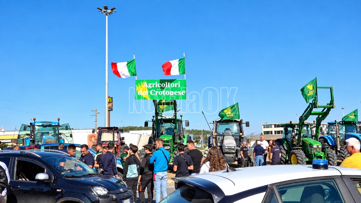 Crotone - «L’agricoltura non può morire»: ancora protesta sulla SS 106 - Foto: Redazione 