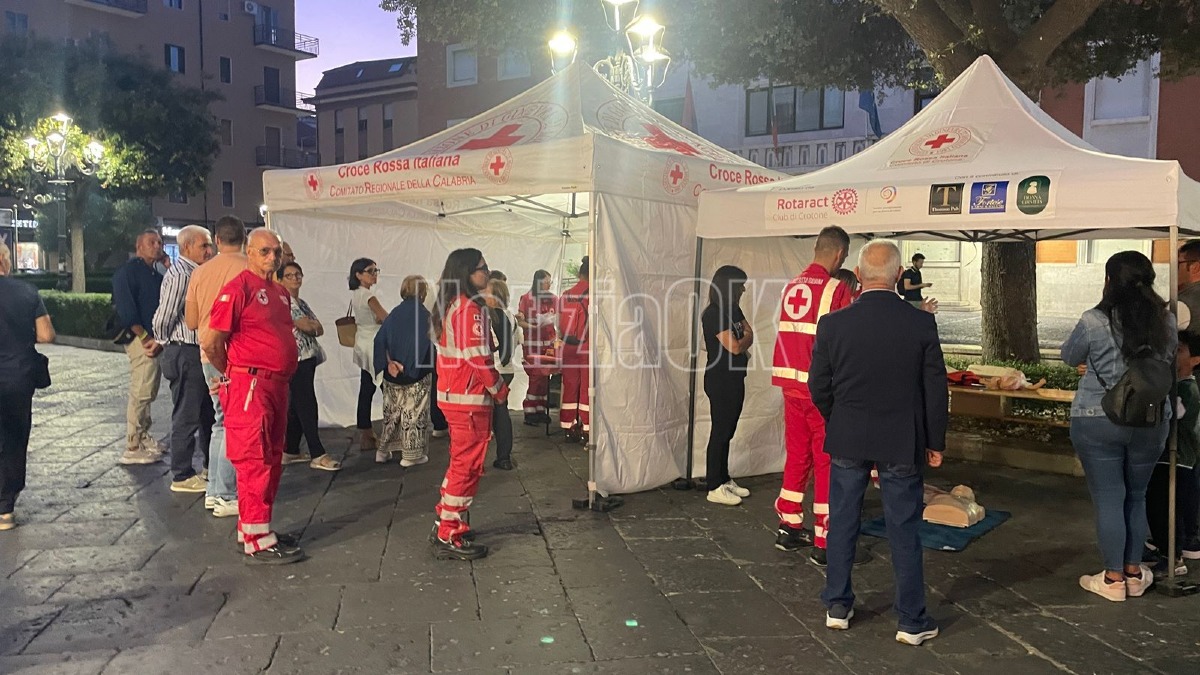 A Crotone prevenzione e primo soccorso: la Croce Rossa in piazza della Resistenza - Foto: Redazione 