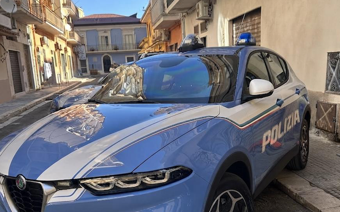 Crotone - Guerra allo spaccio tra i giovani, sequestrati hashish e marijuana - Foto: Ufficio stampa Questura di Crotone