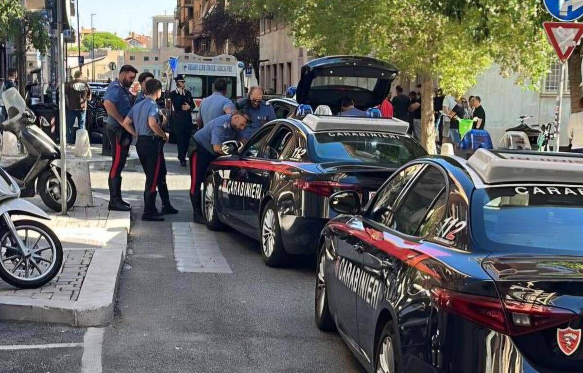 Roma, donna accoltellata. Malore per l'aggressore, avrebbe tentato un gesto estremo - 