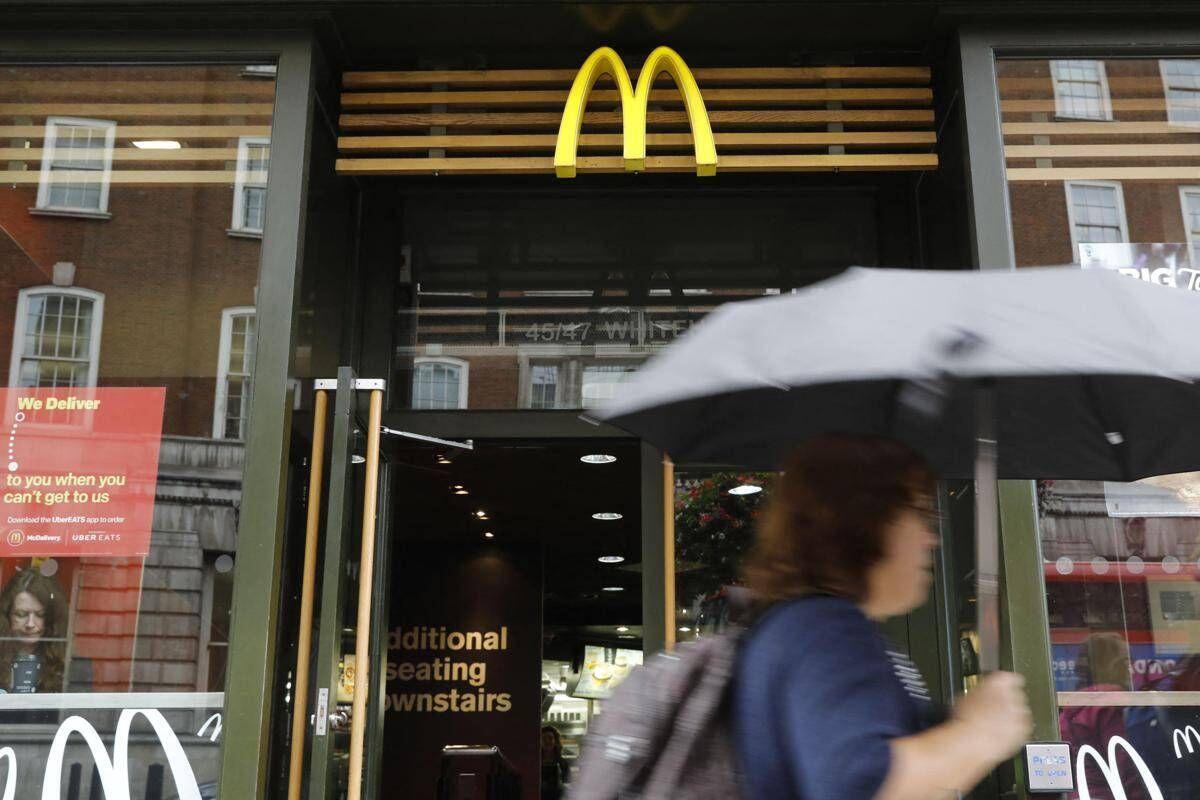 Era commesso al McDonald's, 50 anni dopo... apre sei ristoranti - 