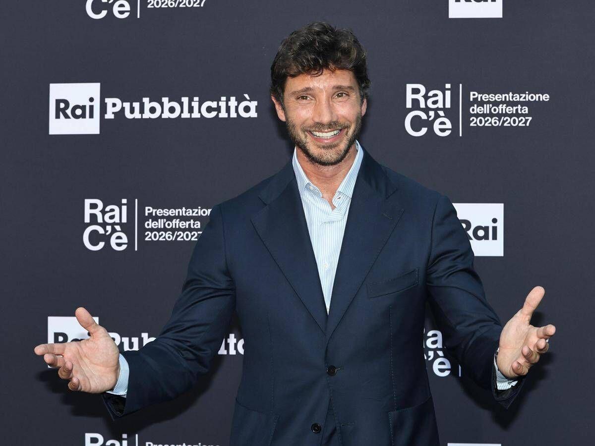 Sanremo, il nuovo regolamento dell'era De Martino: arriva la 'Serata Performance', 24 big in gara e paletti per l'IA - 