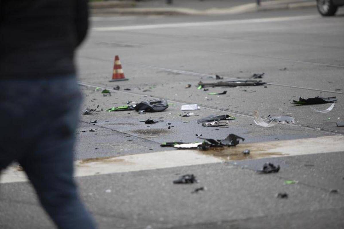 Bergamo, moto contro un camion: morto un bambino, grave il padre - 