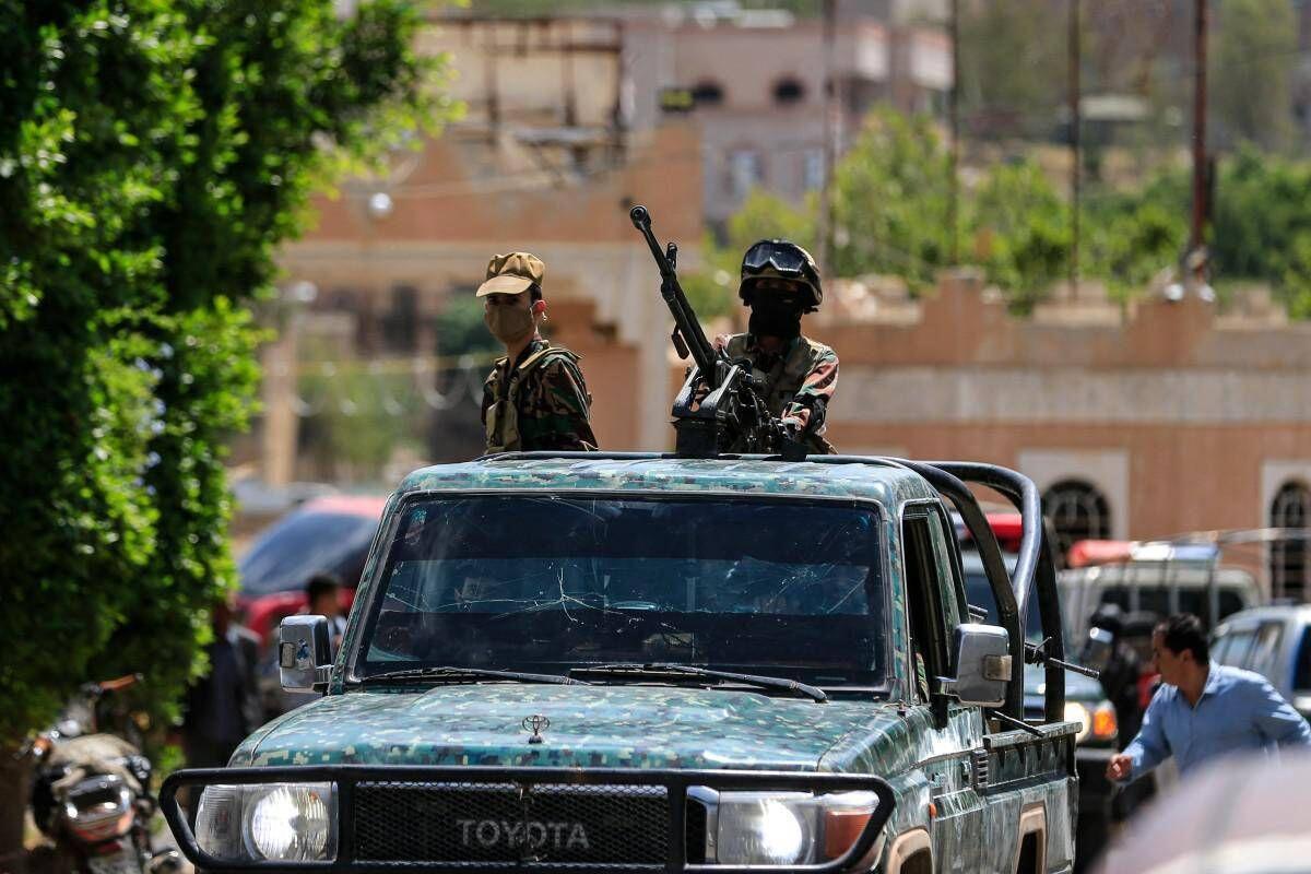 Medioriente, Houthi: "Abbattuto caccia saudita". L'ambasciata Usa in Arabia: "Americani non vengano qui, rischio droni e attacchi" - 