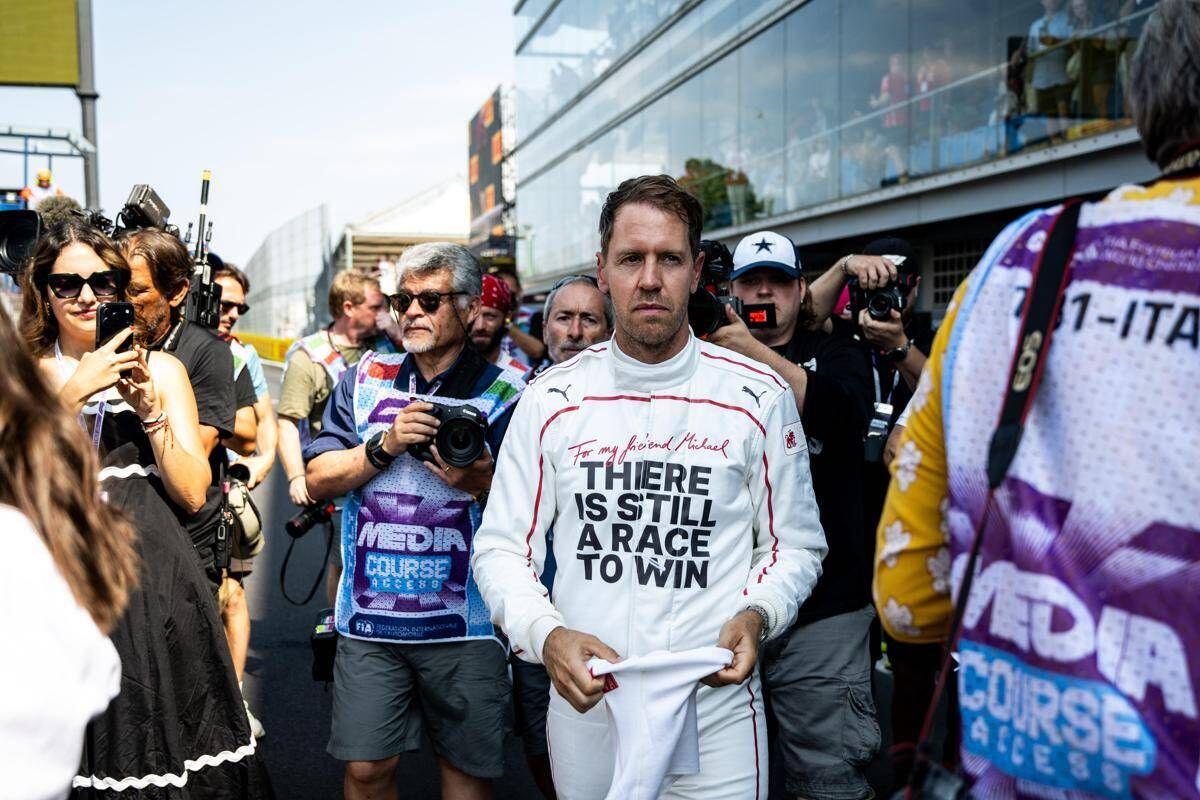 Gp Monza, l'omaggio commosso di Vettel a Schumacher: "Hai ancora una gara da vincere" - 