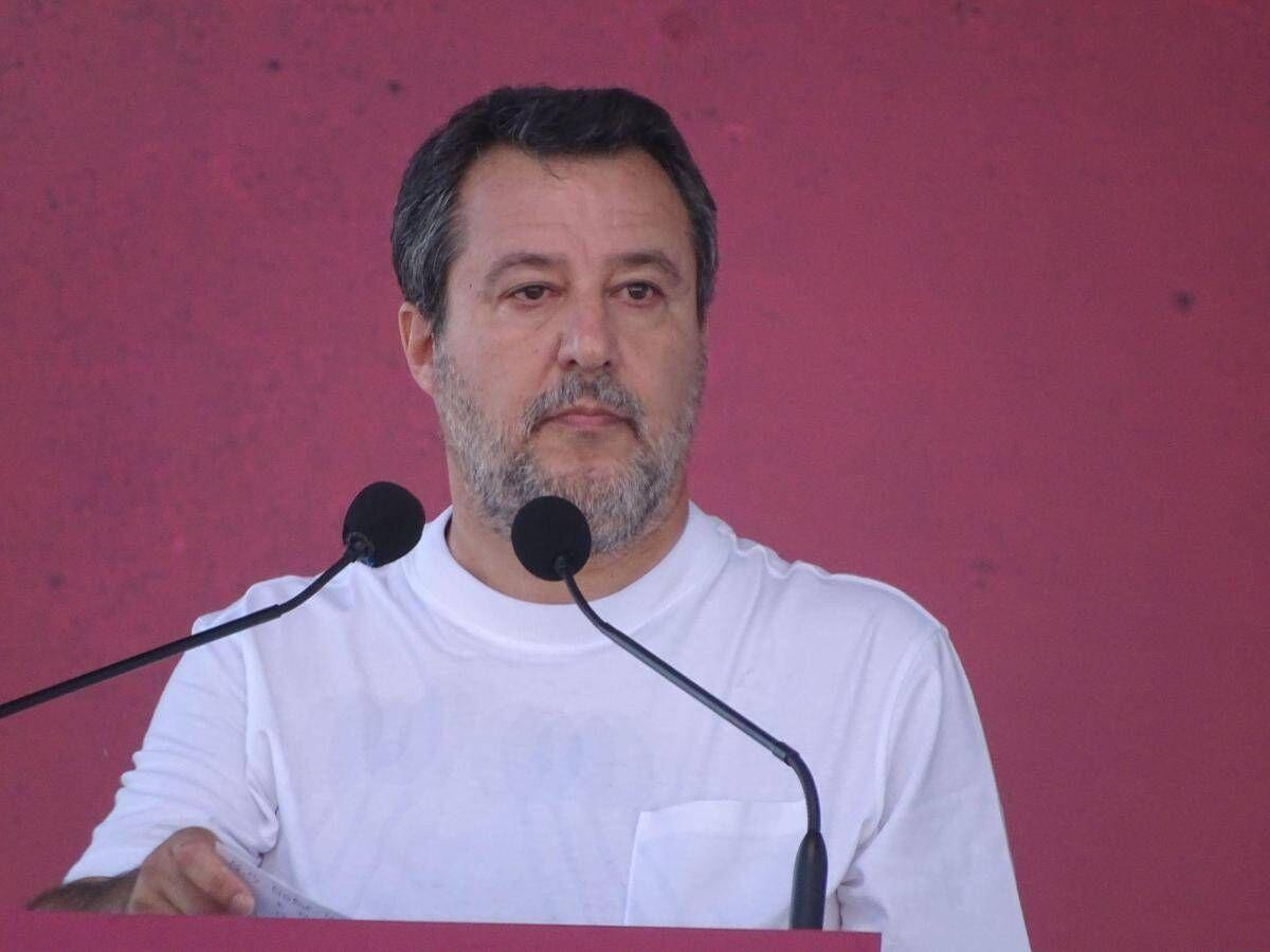 Lega, Salvini a Pontida lancia il congresso a ottobre: "Nessuno spazio a divisioni" - 