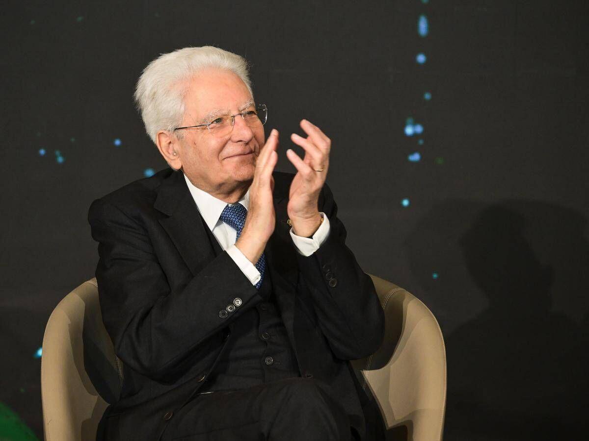 Mattarella: "La scuola è la più efficace leva di integrazione. Le violenze? I genitori non si sottraggano all'alleanza coi docenti" - 