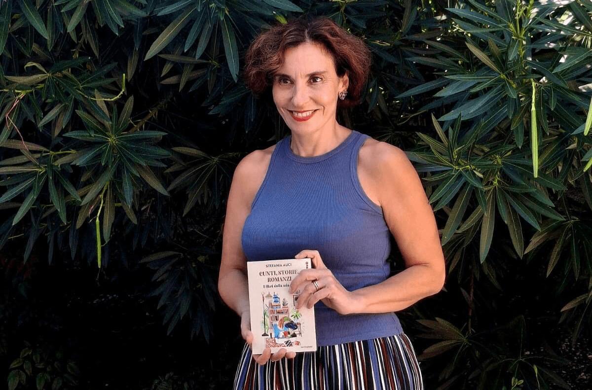Prof accoltellata, la scrittrice Auci: "Anch'io minacciata in classe, avevo tolto un cellulare" - 