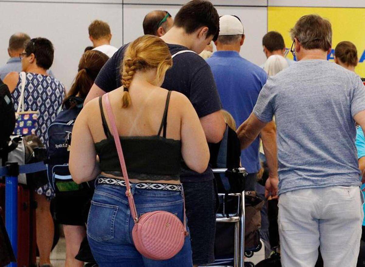 Usa, operai tranciano cavo della fibra ottica in un cantiere: voli sospesi nei principali aeroporti della costa orientale - 