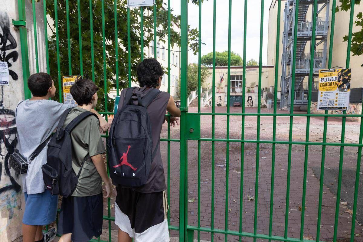 Aggressioni a scuola, non solo la prof accoltellata a Roma: docenti nel mirino, molti casi analoghi in questi anni - 