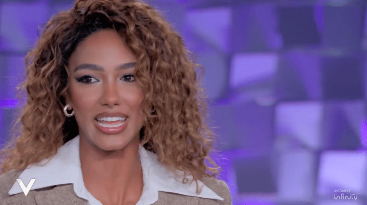 Samira Lui, il padre assente: "Ci ho provato ma nessun riscontro". E sulle nozze rimandate con Luigi: "Smentisco tutto" - 