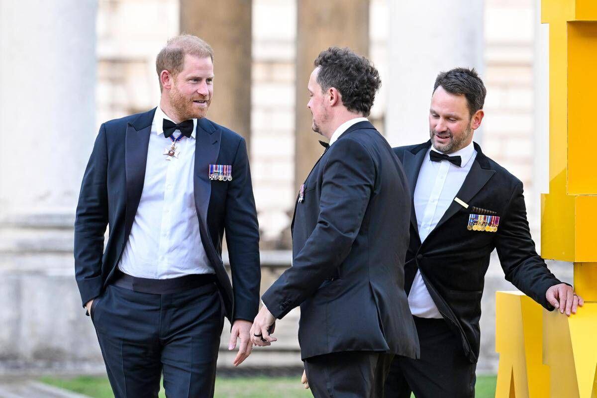 Harry fa la sua prima apparizione pubblica dopo il ritorno a Londra. Meghan non è al suo fianco﻿ - 