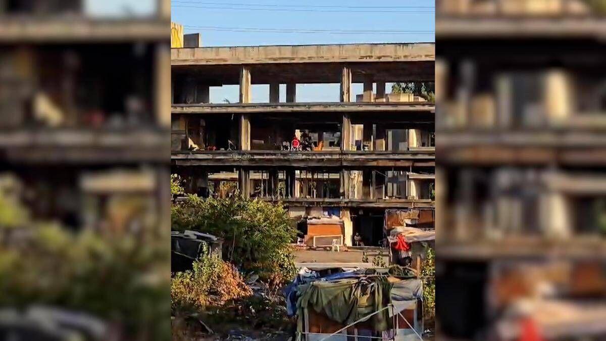 Viaggio a Tor Sapienza tra degrado e Fentanyl: "Qui droga e armi si vendono a cielo aperto" - 