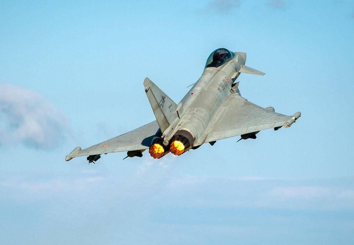Jet russi violano lo spazio aereo della Lituania, intervengono i caccia italiani - 
