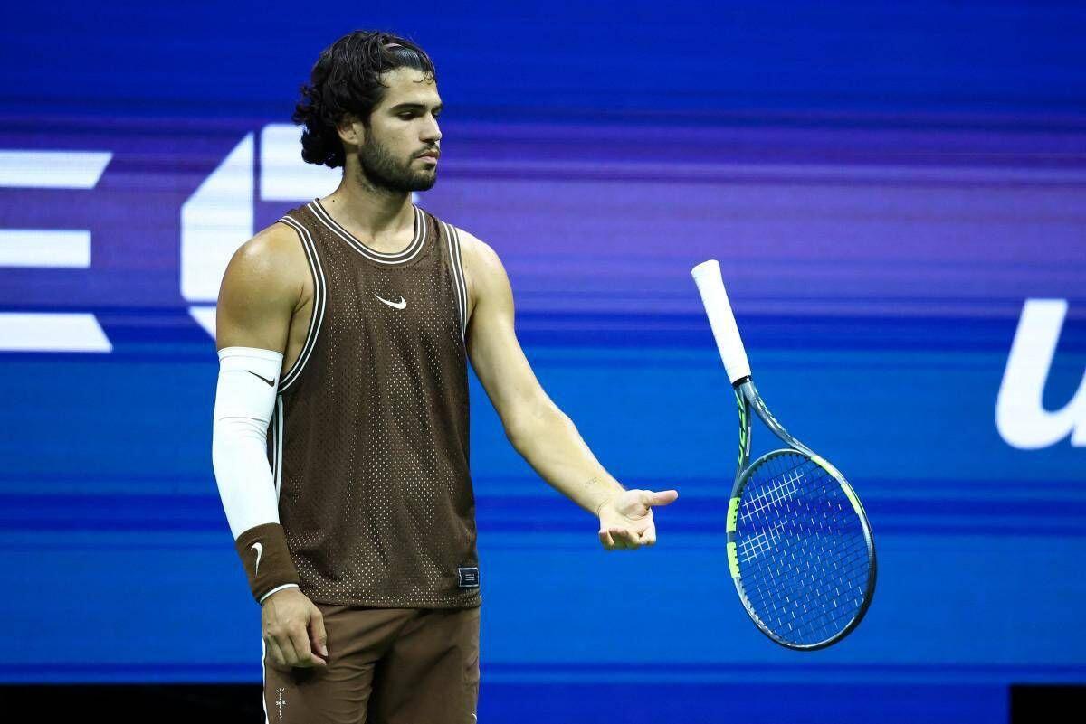 US Open, Alcaraz perde un set e si sfoga: "Il servizio è una m***a" - 