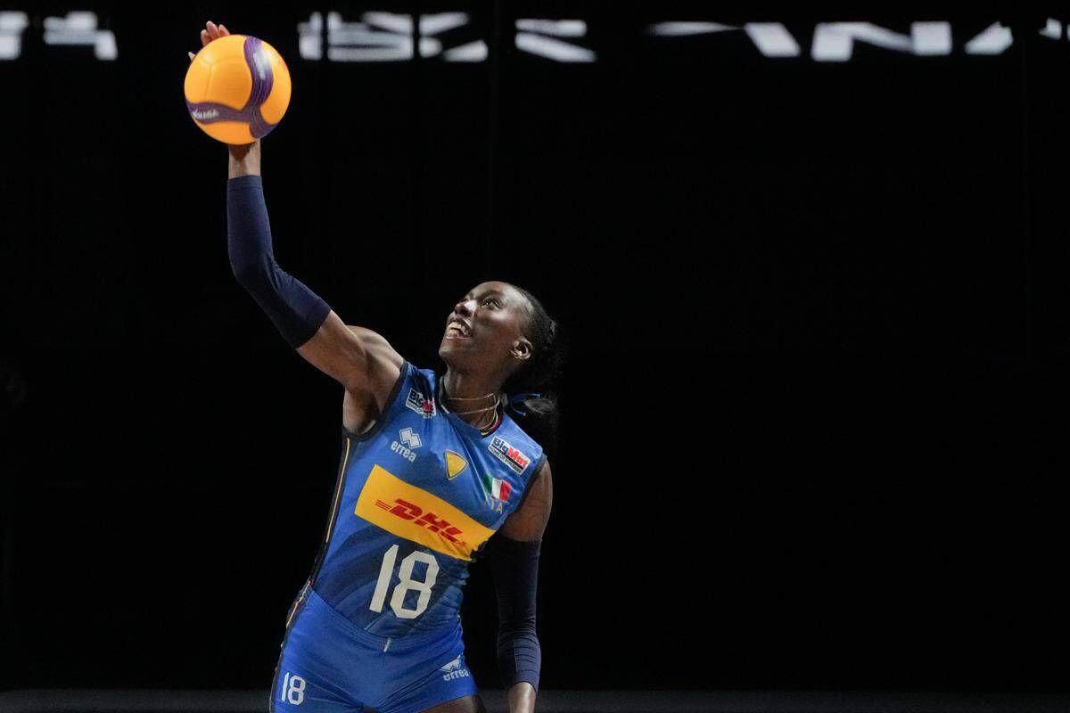Europei pallavolo, telecronista turco annuncia azzurre in finale: "Egonu... dalla Nigeria - Video - 