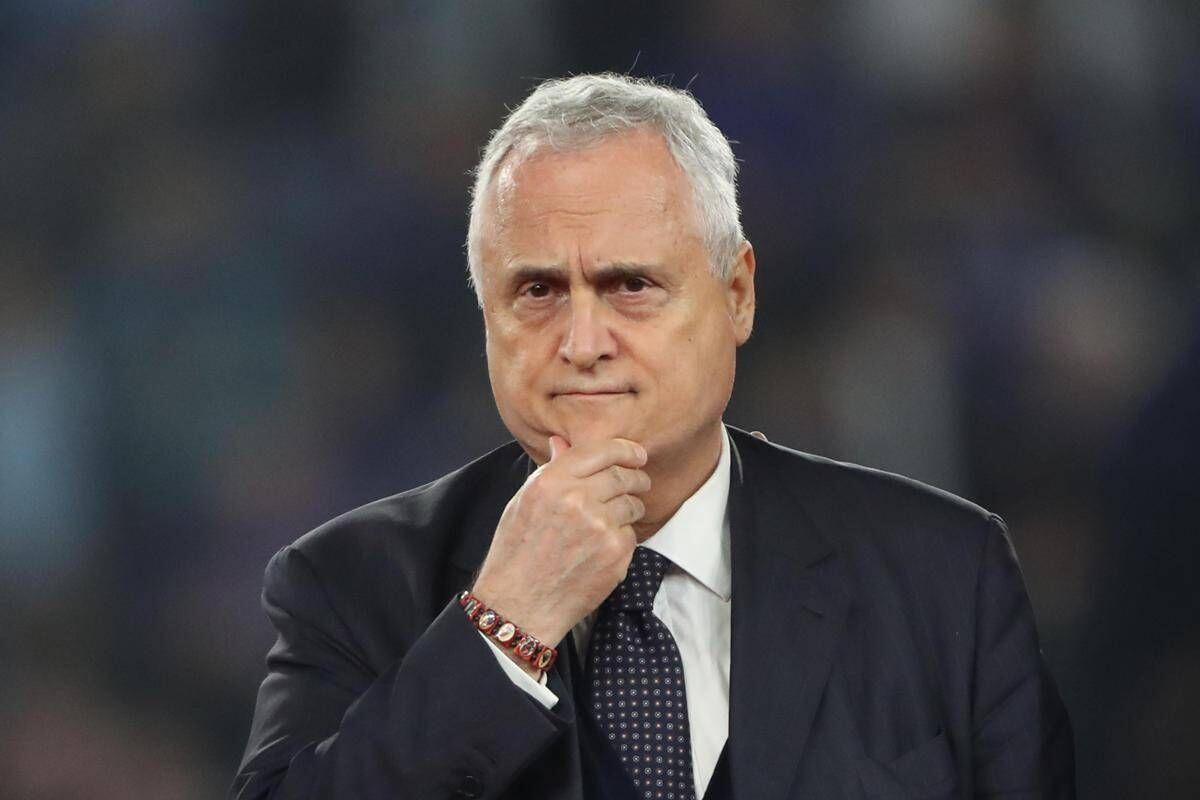 Lazio, la protesta dei tifosi arriva in Inghilterra. The Times: "Lotito contro tutti" - 