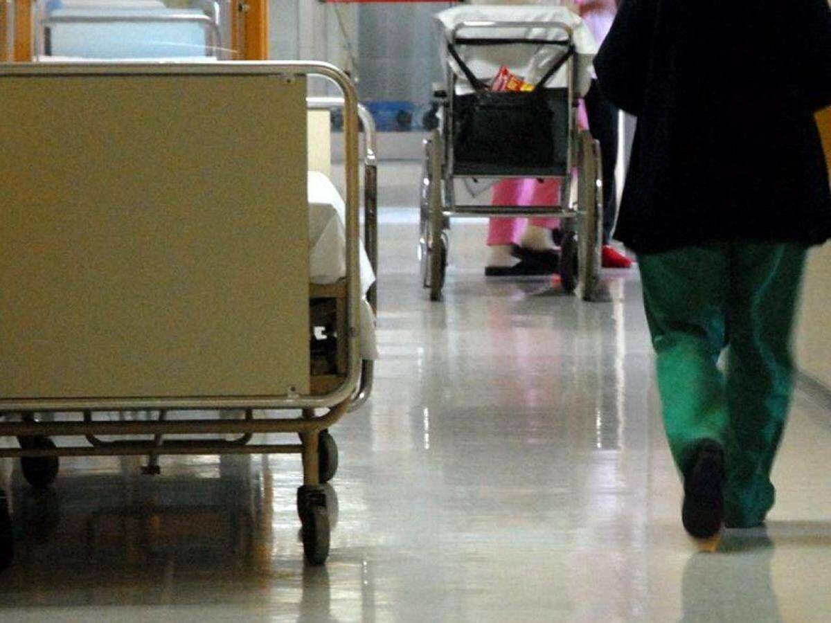 Lucca, morta dopo intervento al femore: indagati quattro medici dell'ospedale San Luca - 