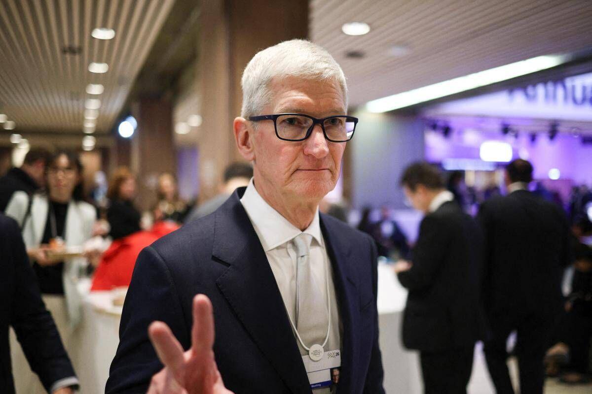 Tim Cook 'saluta' Apple dopo 15 anni, John Ternus è il nuovo amministratore delegato - 