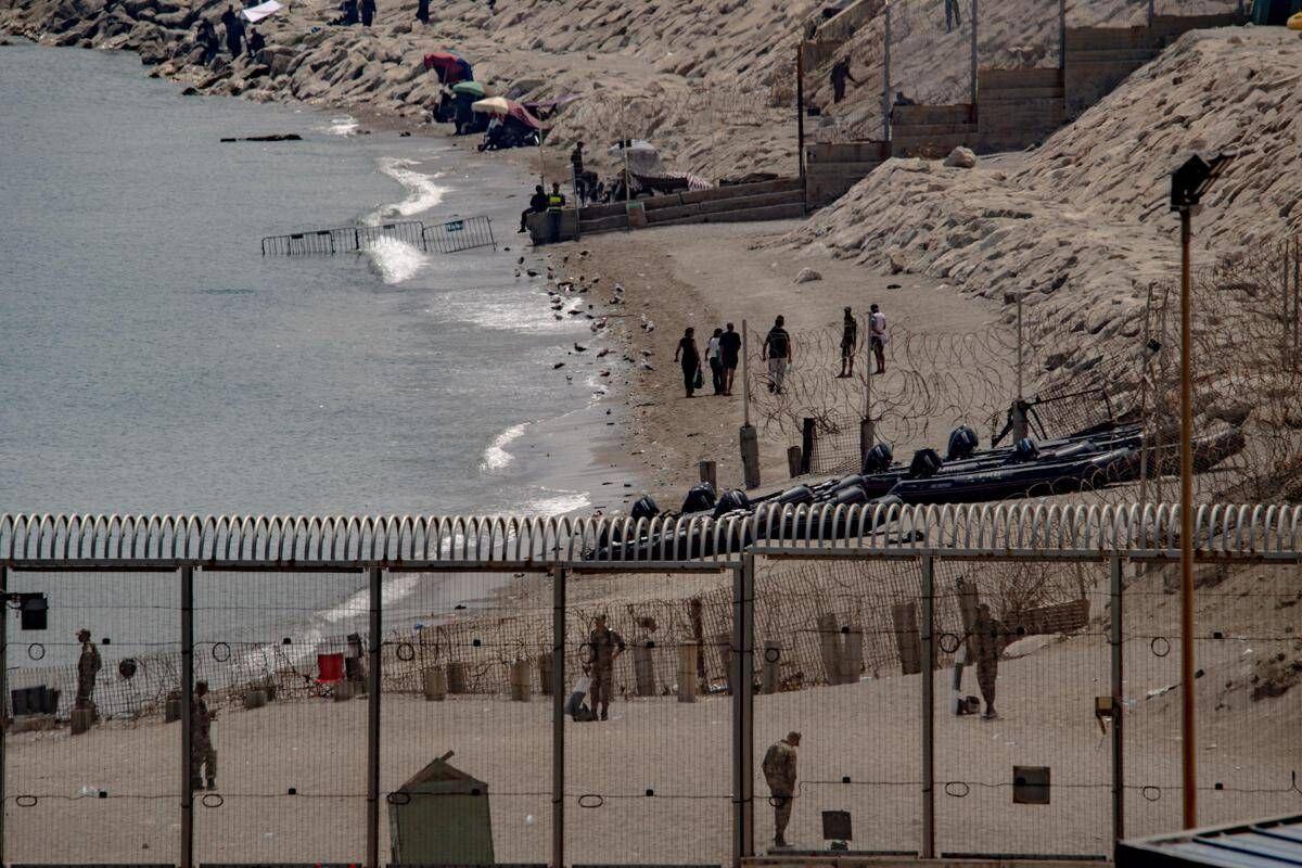 Migranti, Parlamento europeo condanna regolarizzazione Spagna: "Più protezione frontiere" - 