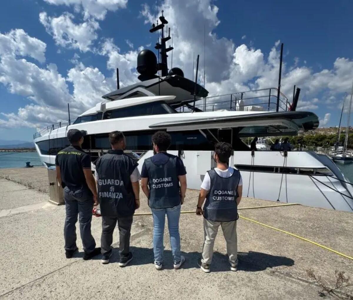 Nel Reggino sequestrato uno yacht di lusso da oltre 10 milioni di euro - 