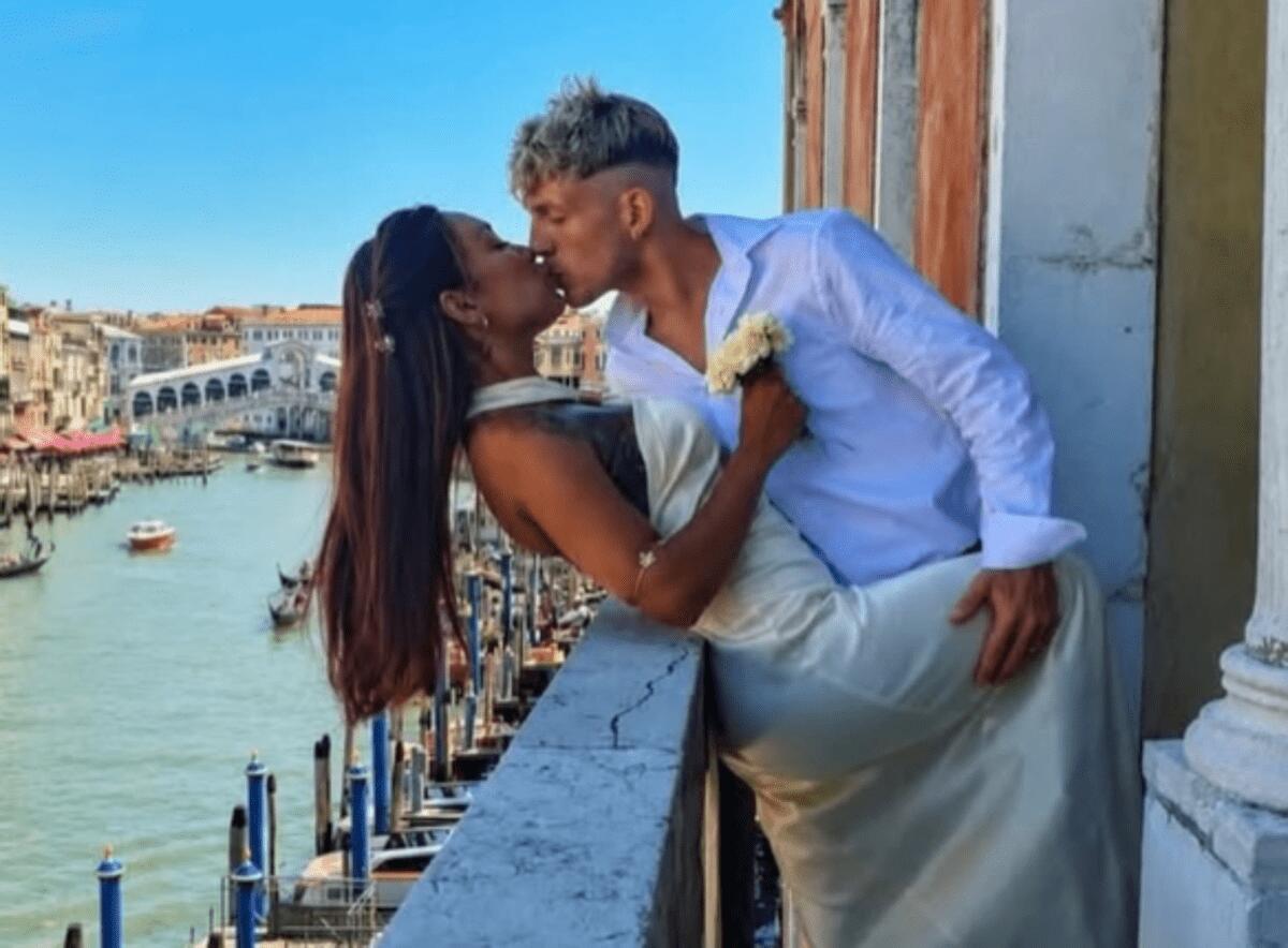 Incidente in barca nel canale di Tessera a Venezia, 25enne è grave: si cerca la moglie caduta in acqua - 