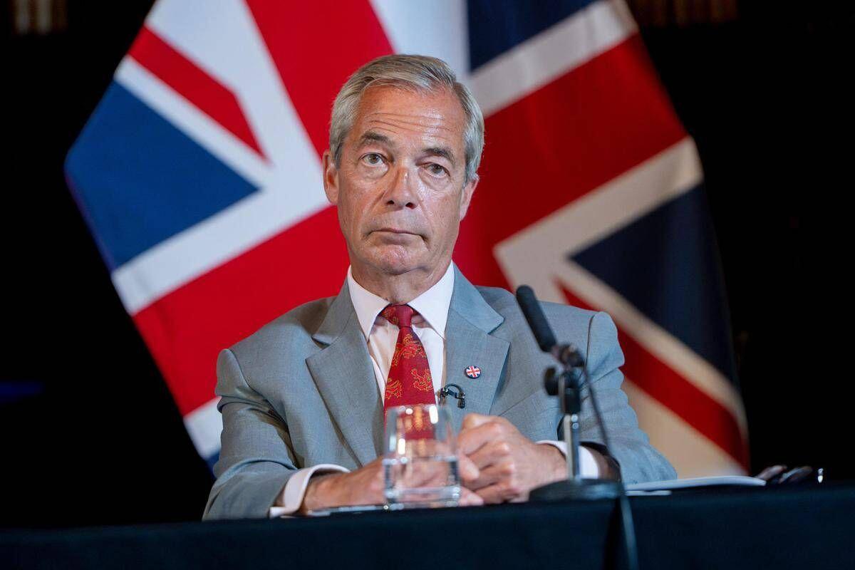 Sospetti finanziamenti illeciti, due dirigenti di Reform Uk si dimettono: Farage in piena bufera - 