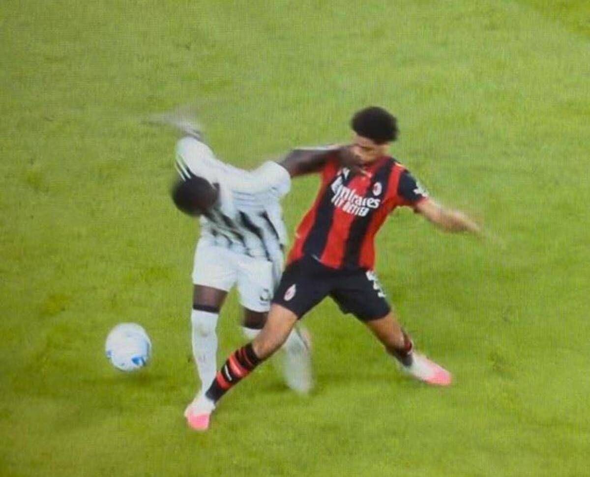 Juve-Milan 1-1, dubbi sul gol rossonero: De Winter fa fallo su Kolo Muani? - 