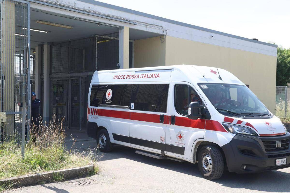 Roma, scontro fatale tra auto e moto: morto un 19enne, ferito un 18enne - 