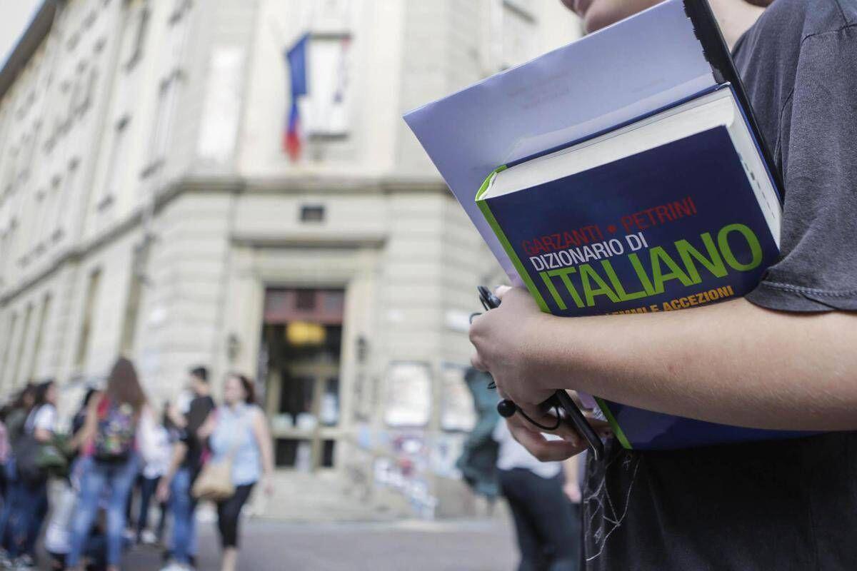 Caldo record e rientro a scuola, l'allarme degli studenti: "9 istituti su 10 senza climatizzazione, a rischio la nostra salute" - 