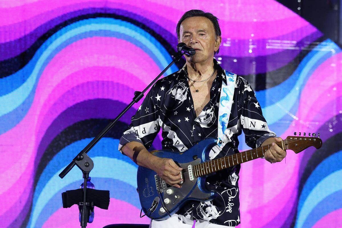 Pooh, concerto interrotto a Riccione: "Grande dispiacere e grande dolore" - 
