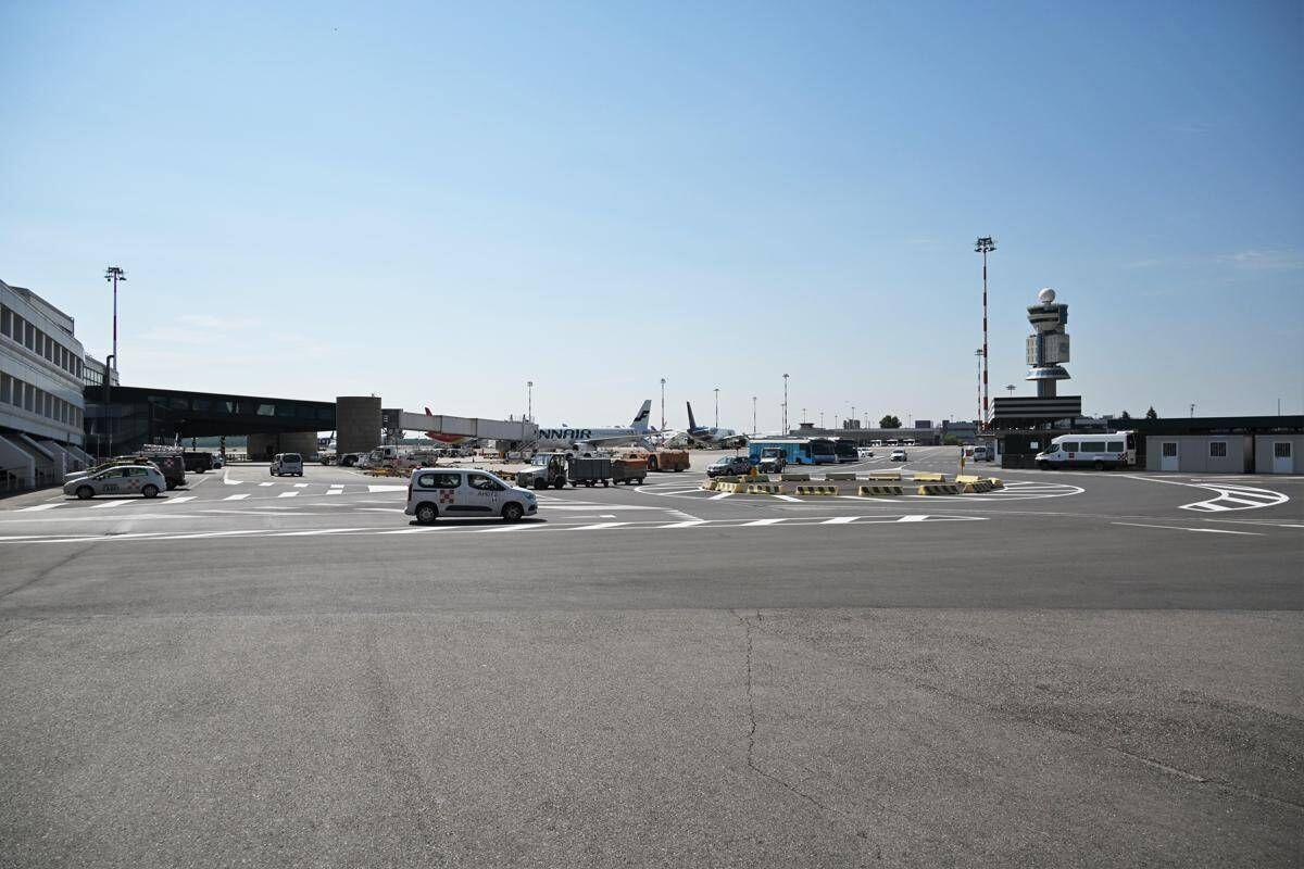 Principio di incendio aereo Easyjet, aeroporto Malpensa momentaneamente chiuso - 