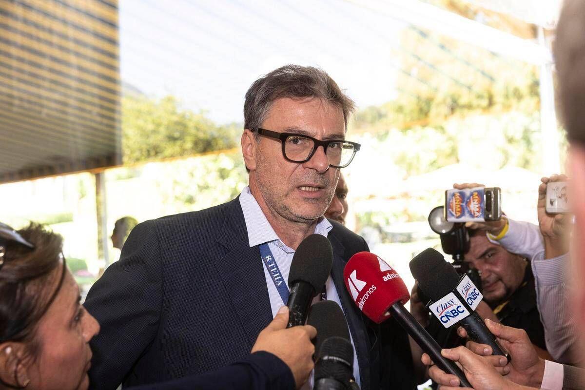 Giorgetti: "Ipotesi flat tax per gli stipendi dei giovani. Pensione a 64 anni? Bisogna garantire equilibrio conti" - 
