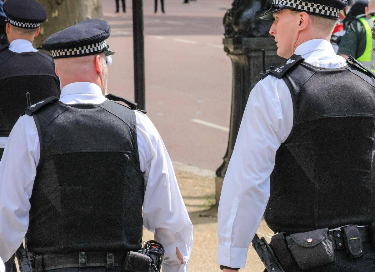 Dopo tentato stupro non viene espulso, migrante arrestato per nuova violenza: il caso in UK - 