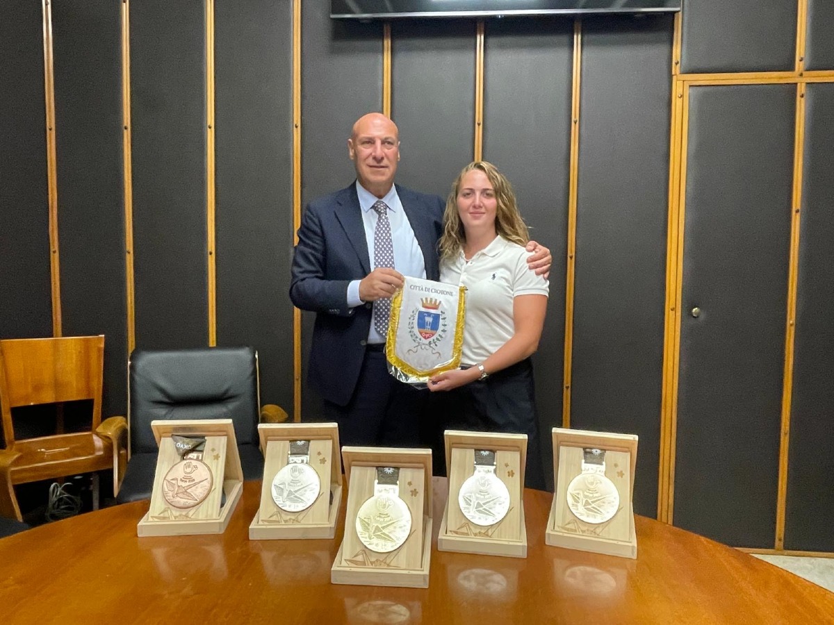 Noemi Canino incontro con Sindaco di Crotone - Foto Uff. Stampa Rossana Lombardo  9.09.2026