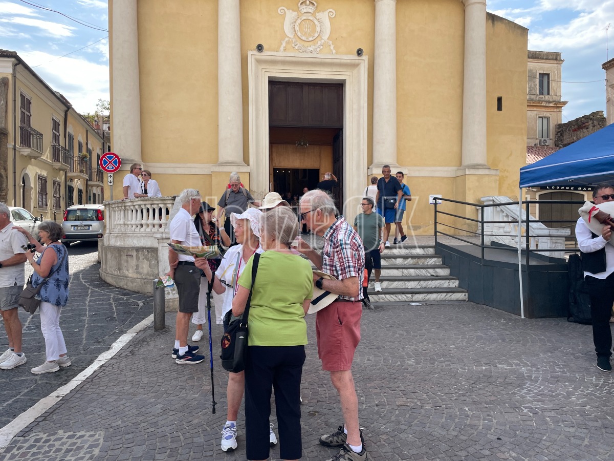 Crocieristi a Crotone - Foto Redazione 12.09.2026