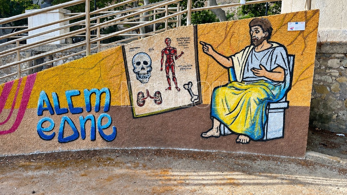 Murale via miscello da ripe crotone - redazione