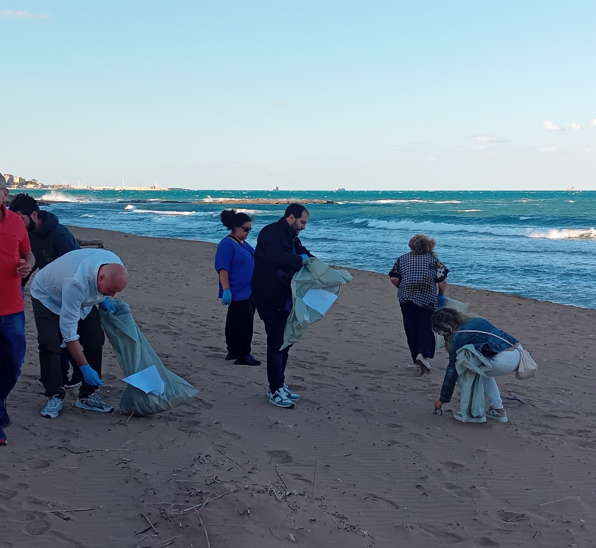 psiko Ambiente raccolta rifiuti spiaggia - foto uff. stampa Psiko ambiente 28.09.2026