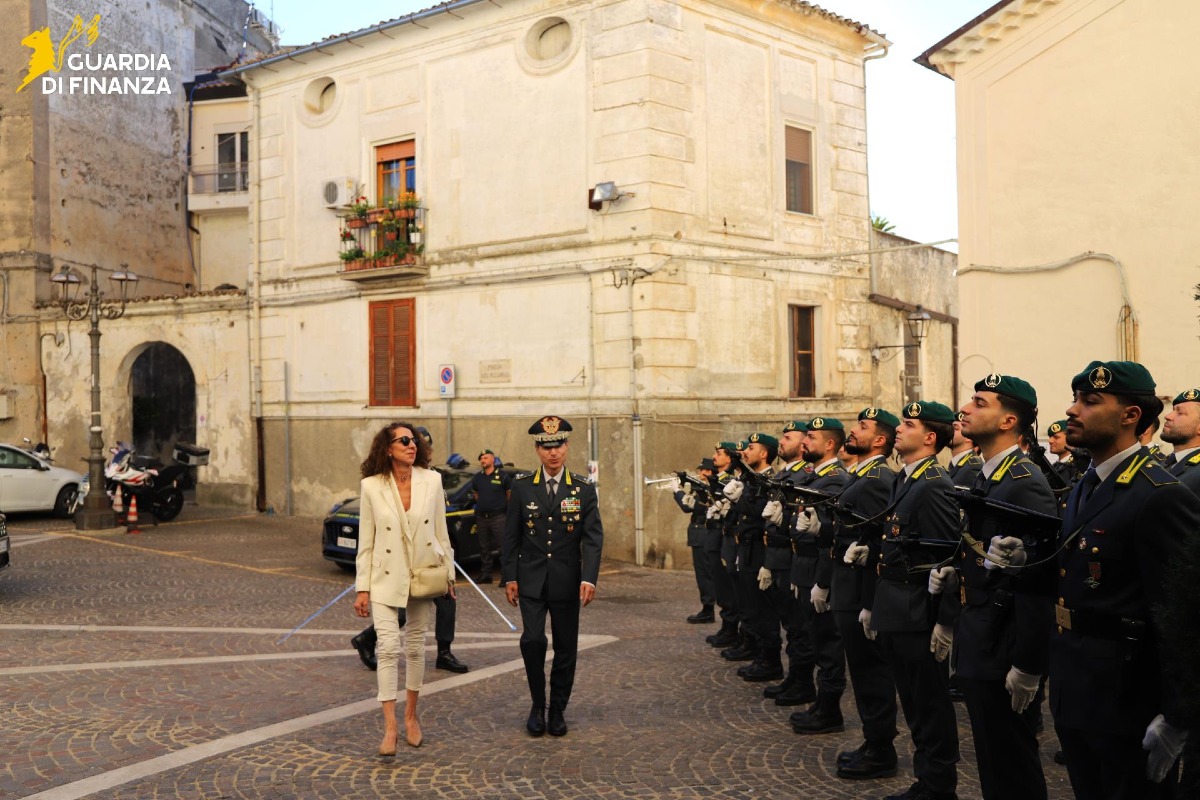 Wanda Ferro in visita al comando regionale Guardia di finanza catanzaro - Foto Uff. Stampa Guardia di finanza 29.09.2026